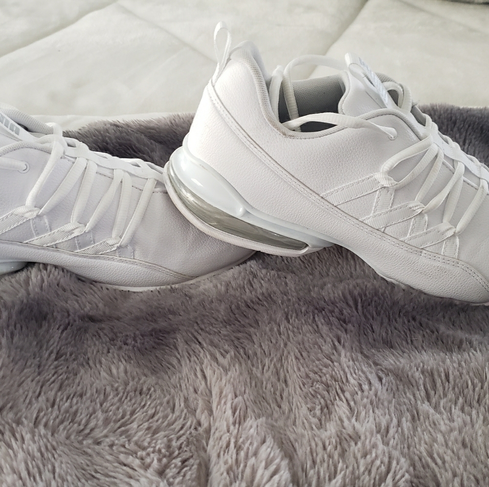 Womens Puma Tazon, size 9.5